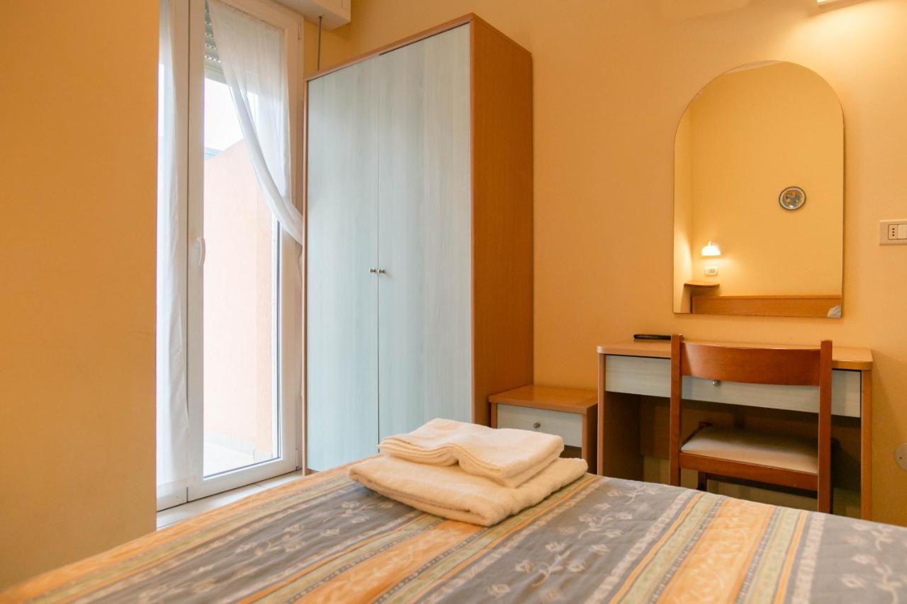 Hotel Valparaiso Rimini Extérieur photo