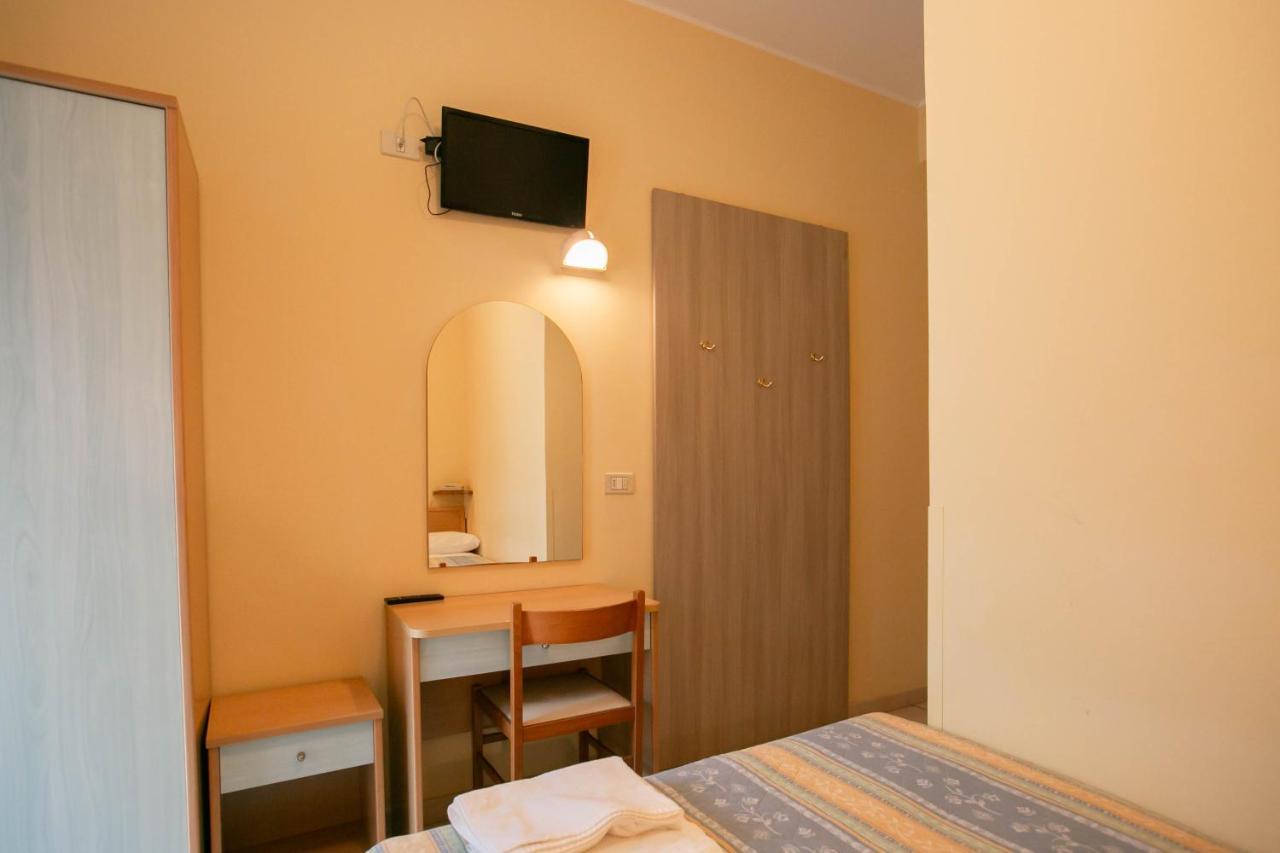Hotel Valparaiso Rimini Extérieur photo