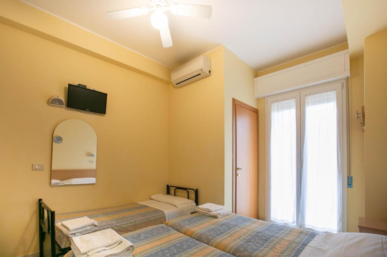Hotel Valparaiso Rimini Extérieur photo