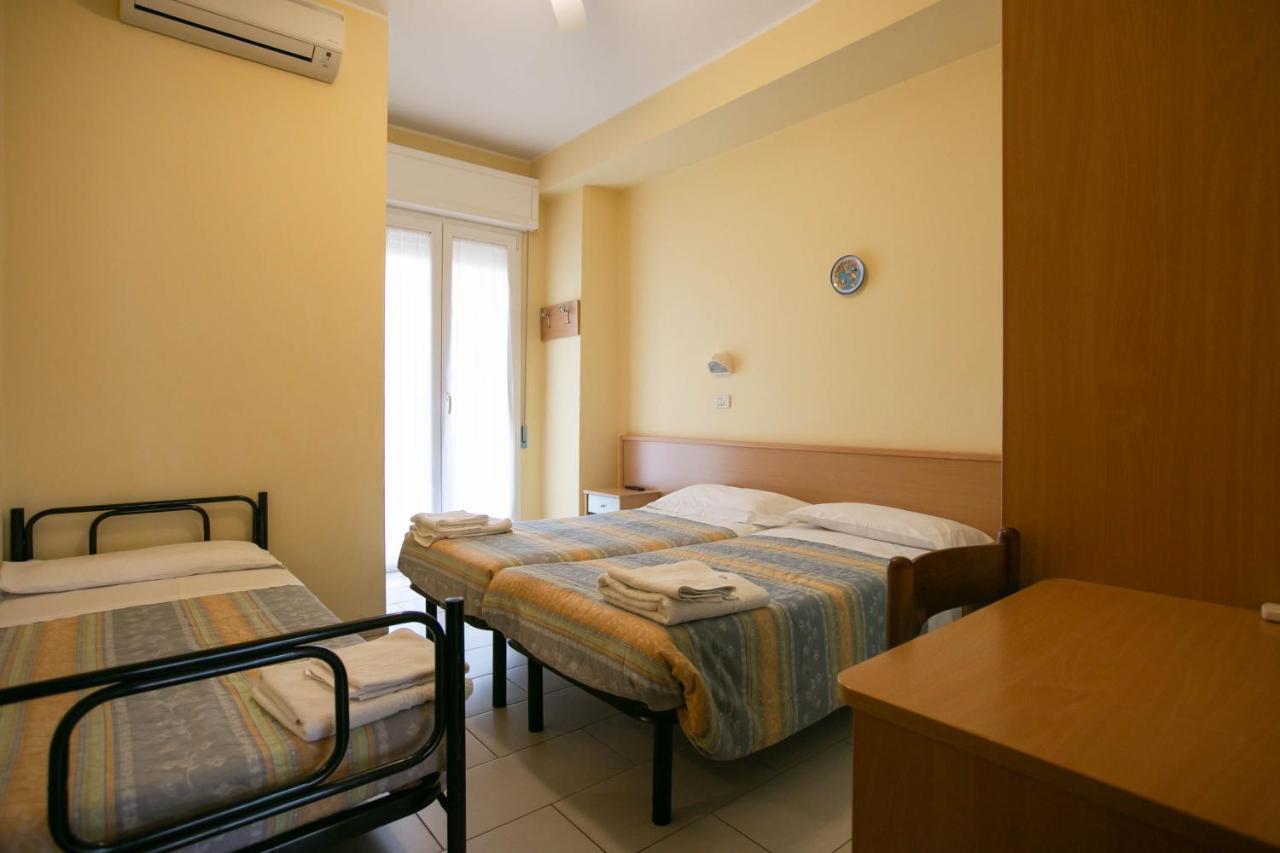 Hotel Valparaiso Rimini Extérieur photo