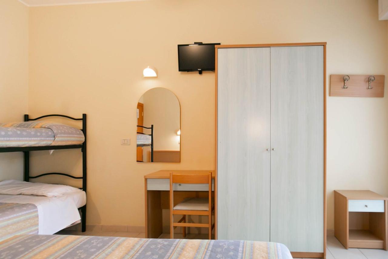Hotel Valparaiso Rimini Extérieur photo