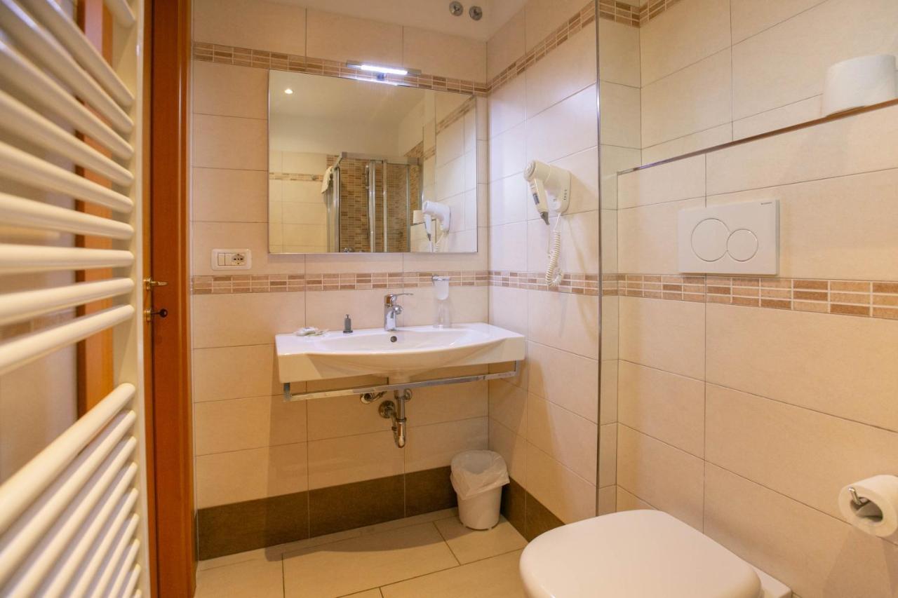 Hotel Valparaiso Rimini Extérieur photo