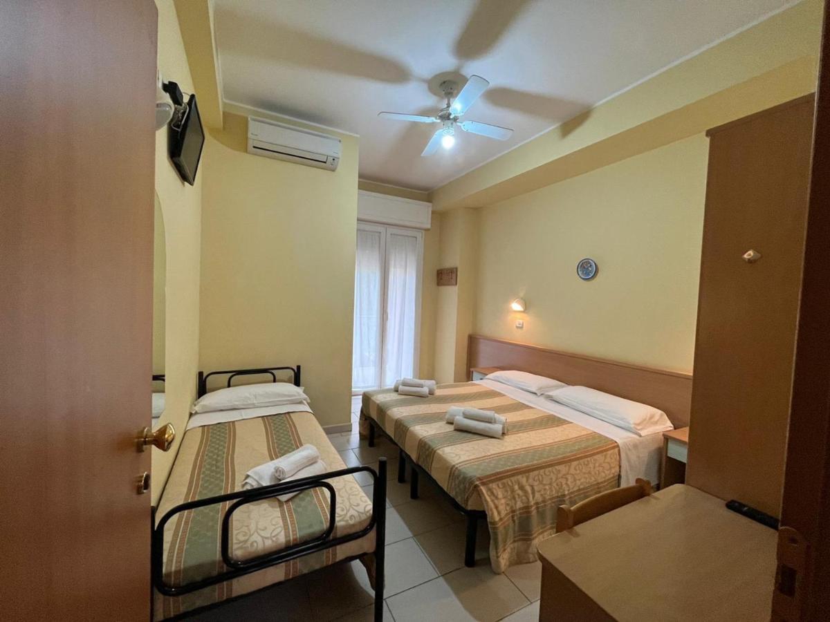 Hotel Valparaiso Rimini Extérieur photo