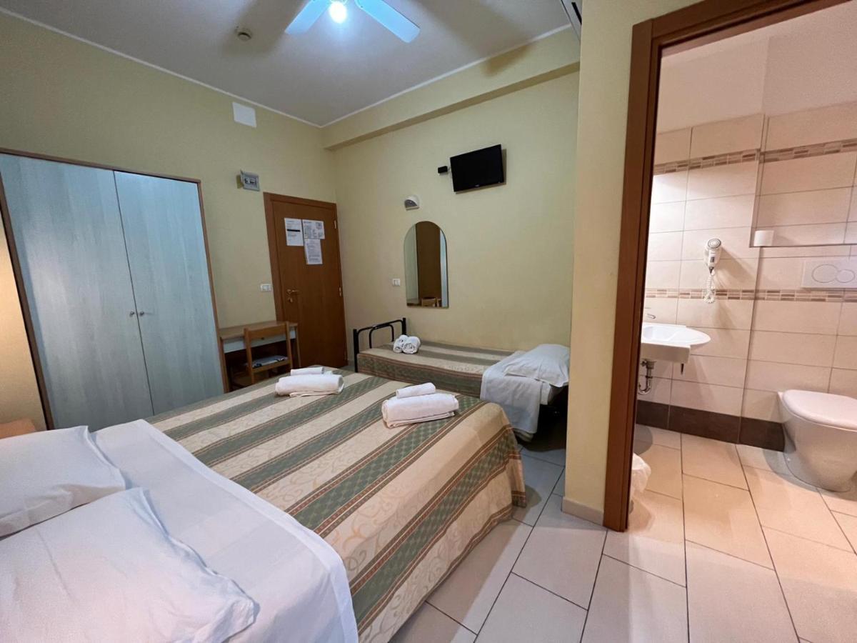 Hotel Valparaiso Rimini Extérieur photo
