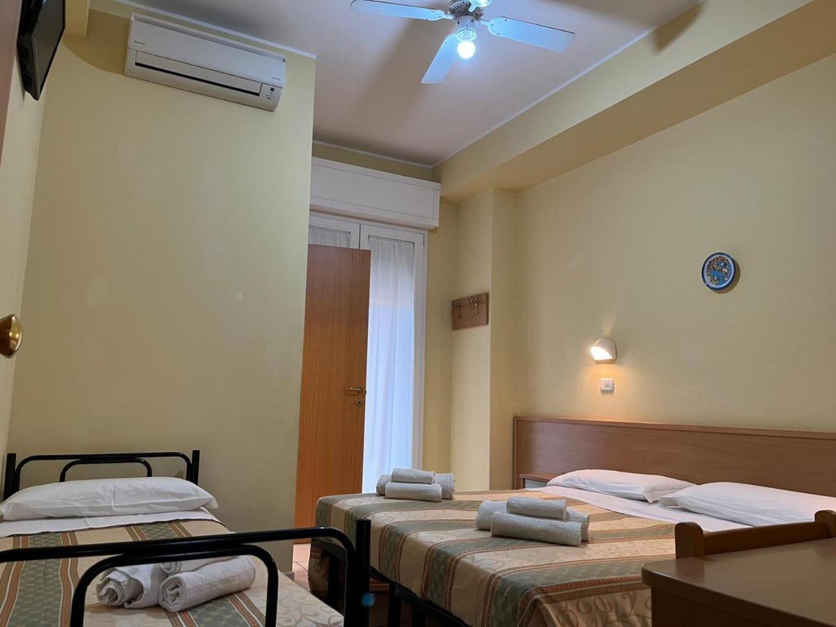 Hotel Valparaiso Rimini Extérieur photo