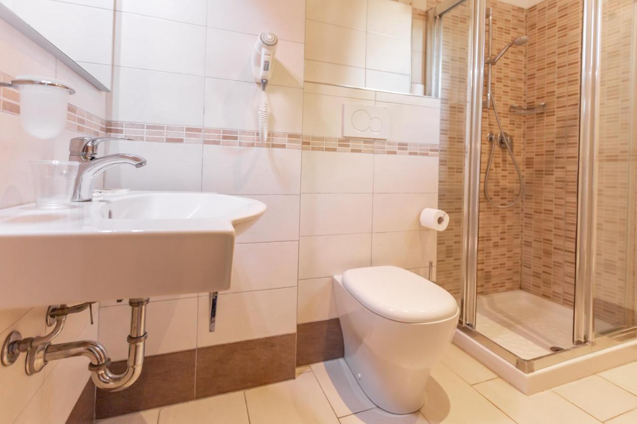 Hotel Valparaiso Rimini Extérieur photo