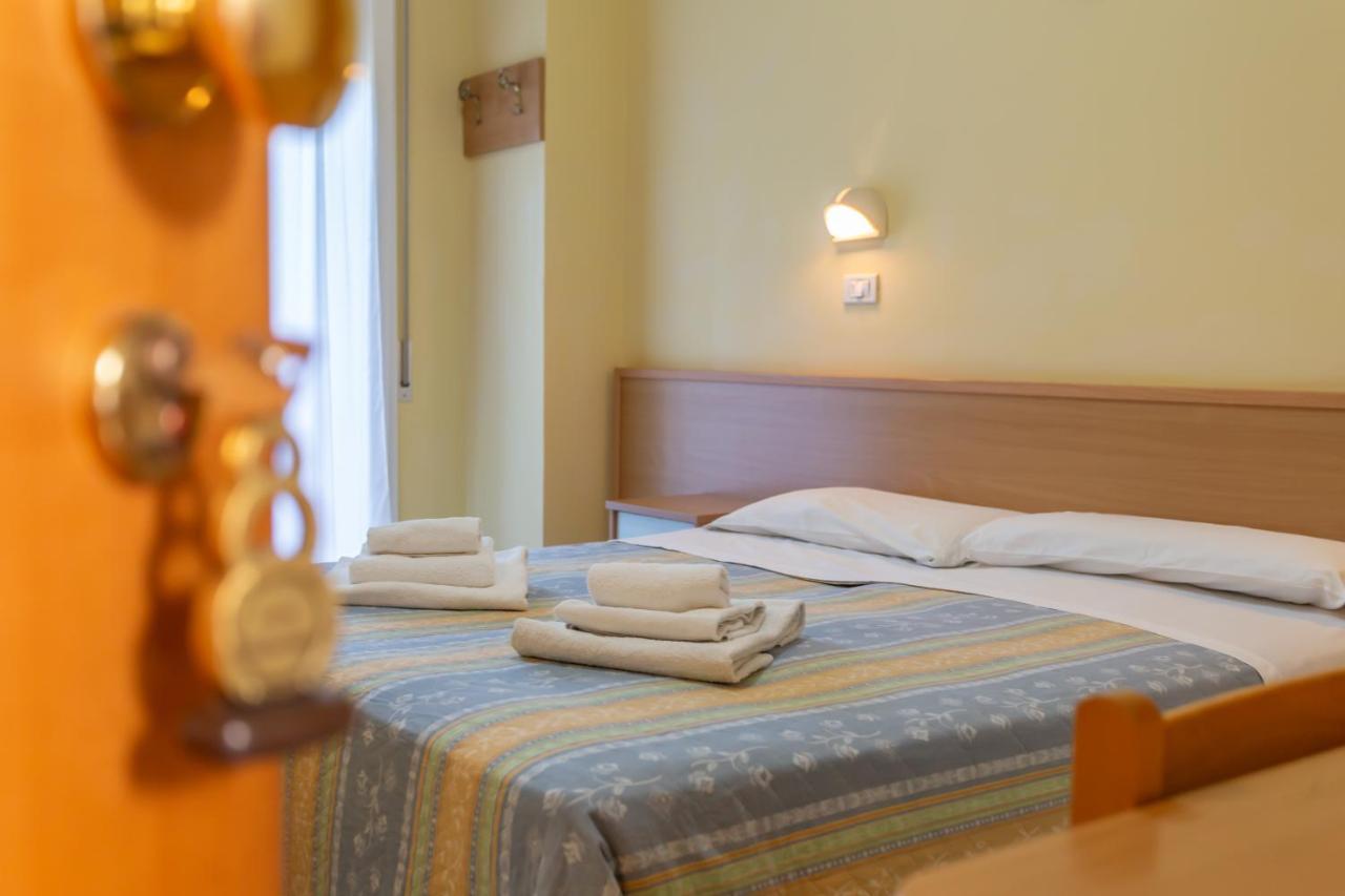 Hotel Valparaiso Rimini Extérieur photo