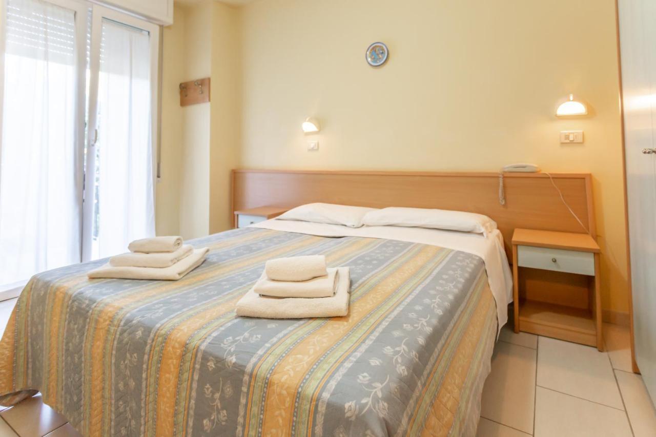Hotel Valparaiso Rimini Extérieur photo